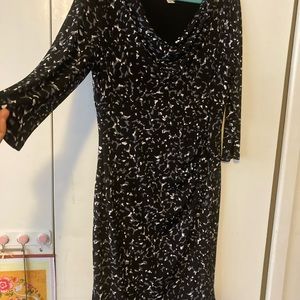 Anne Klein elbow length dress